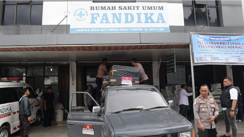 Kapolres Aceh Tengah Salurkan Bantuan Kemanusiaan dari Kapolri ke RSU Fandika