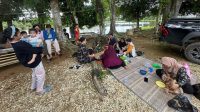 Keluarga Tambunan Sambut Tahun Baru 2026 di Kebun Teh Tertinggi Kedua di Dunia
