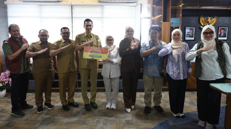 Pemkot Palu Serahkan Bantuan Bencana, Sekda Aceh Meneteskan Air Mata