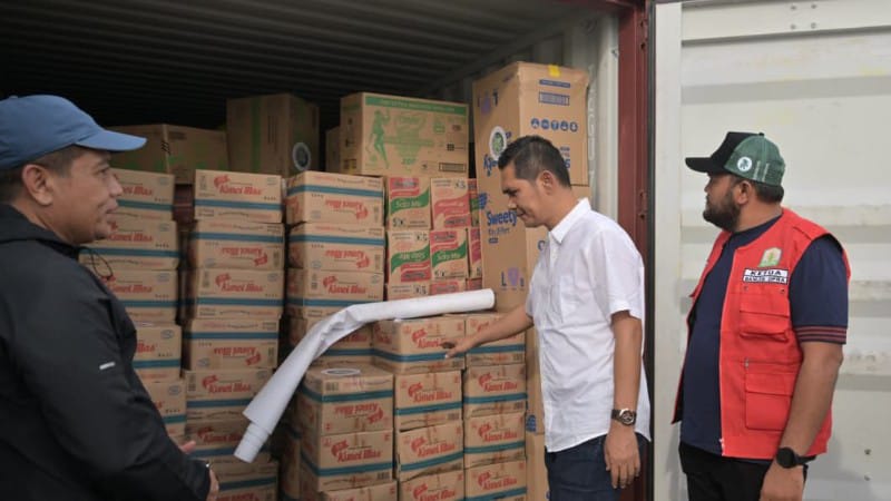 Sekda Aceh Tinjau Posko Logistik Pastikan Bantuan Bencana Tepat Sasaran