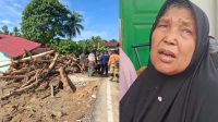 Warga Hutanabolon Tapteng Makan Mie Instant Pascabanjir Bandang