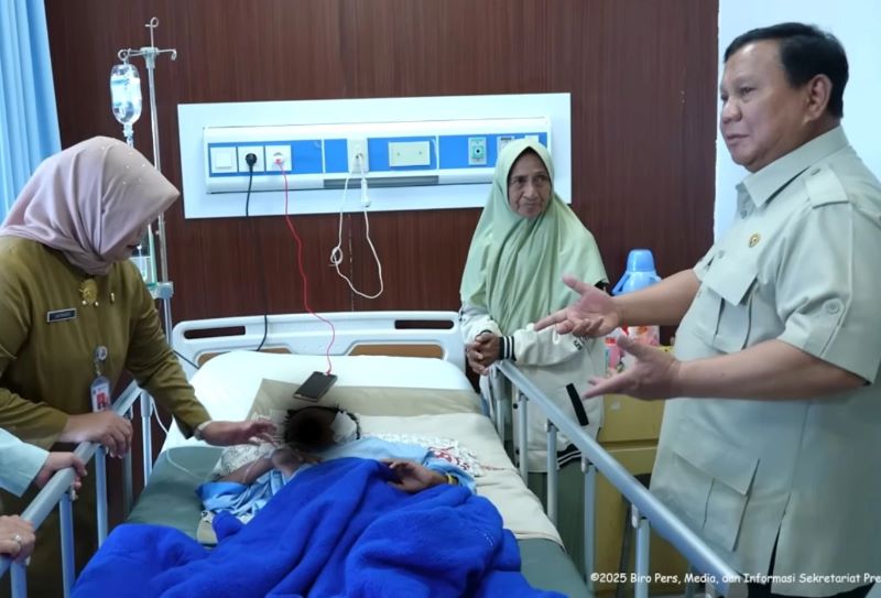 Presiden Prabowo Jenguk Korban Kecelakaan MBG di RSUD Koja, Beri Dukungan Moral untuk Anak dan Guru