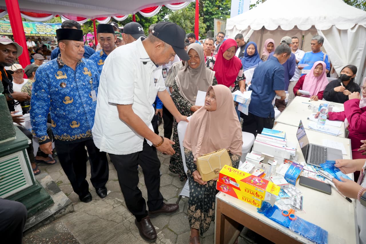 Wakil Mensos Pimpin Doa Bersama di Borobudur, Warga Magelang Panjatkan Doa untuk Korban Bencana Aceh hingga Sumbar