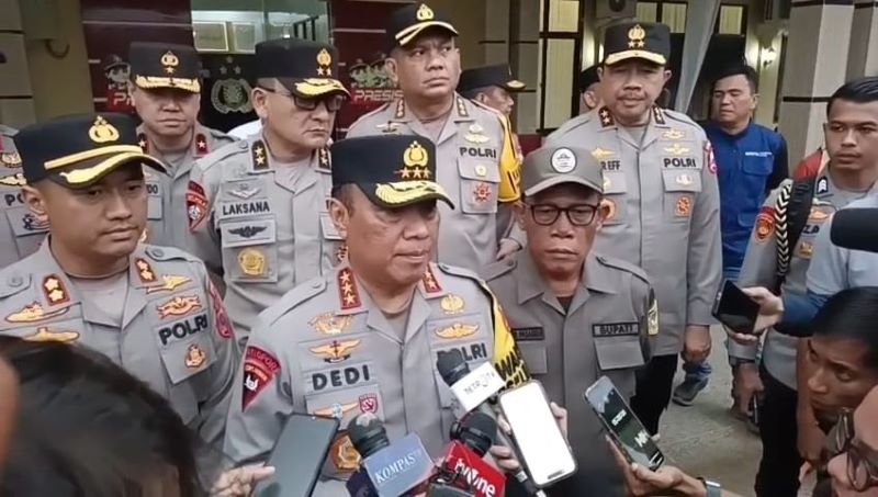 Wakapolri Kunjungi Polres Tapteng, Salurkan Bantuan Sembako untuk 5 Kecamatan Terdampak Bencana