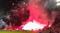 Chaos di Johan Cruijff Arena: Laga Ajax vs Groningen Dihentikan Usai Suporter Nyalakan Kembang Api dan Suar