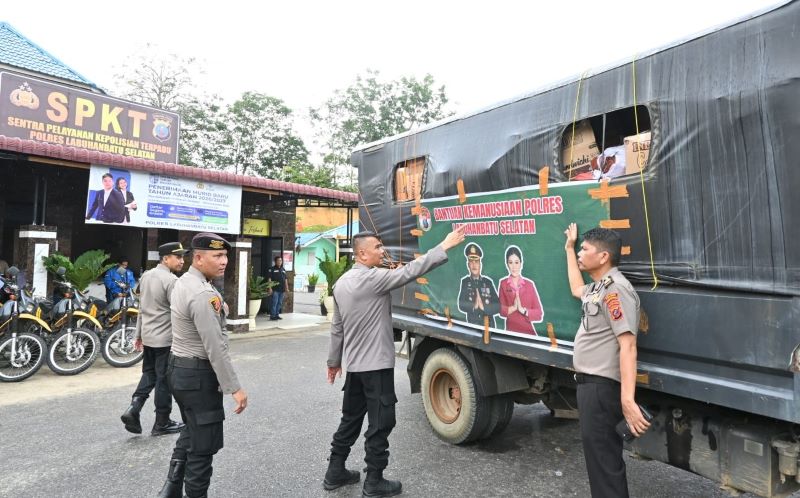 Polres Labusel Kirim Bansos Tahap II untuk Korban Bencana Batang Toru, Empat Truk Logistik Diberangkatkan