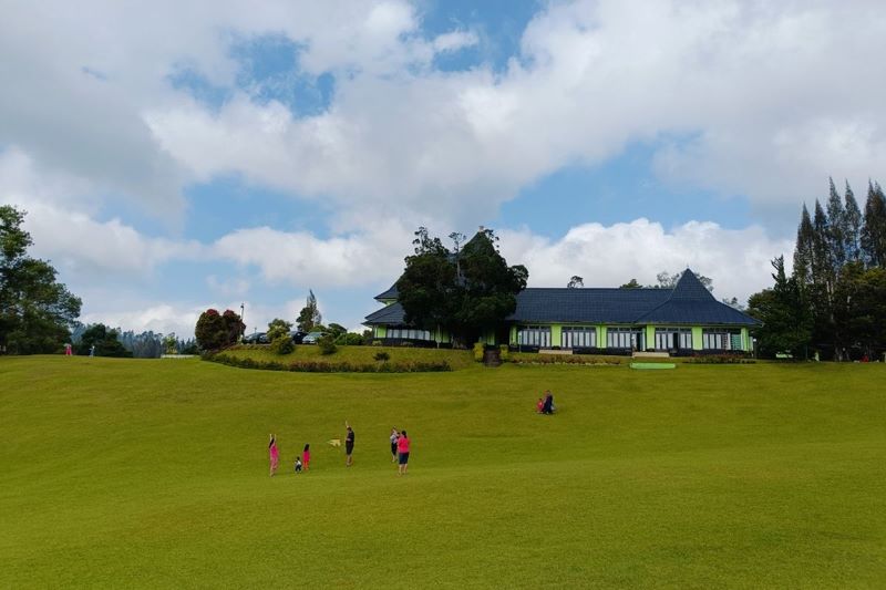 Bukit Kubu Berastagi, Destinasi Wisata Alam Favorit Keluarga dengan Nuansa Sejarah di Kabupaten Karo