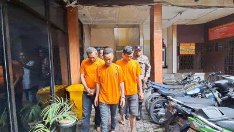 Polsek Medan Area Gerebek Sarang Narkoba di Gang Jati, Tiga Pria Diamankan