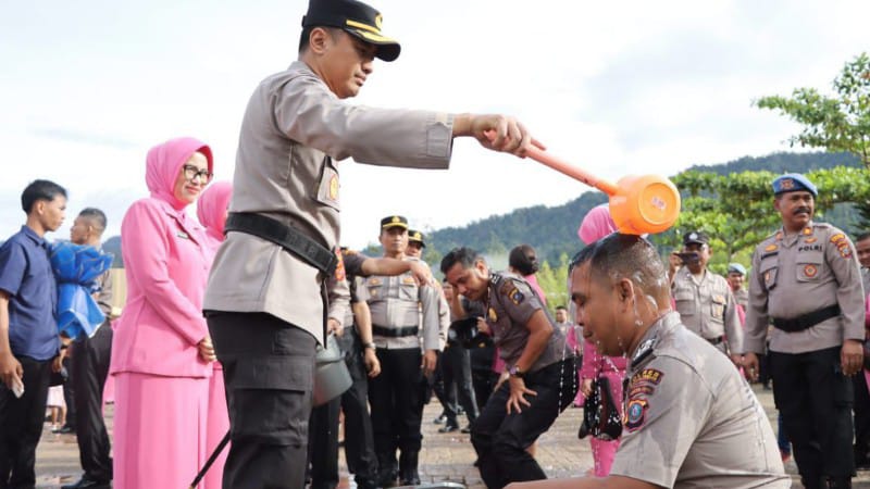 44 Pesonel Naik Pangkat, Ini Pesan Tegas Polres Tapteng