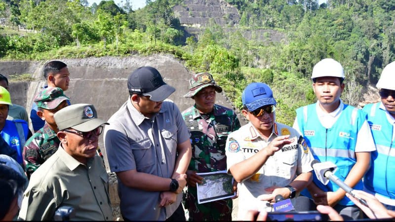 Bupati Tapteng Dampingi Mendagri Tinjau PLTA Sipansihaporas