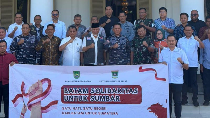 Pemko Batam dan TNI AL Salurkan Bantuan Bencana untuk Sumatera Barat