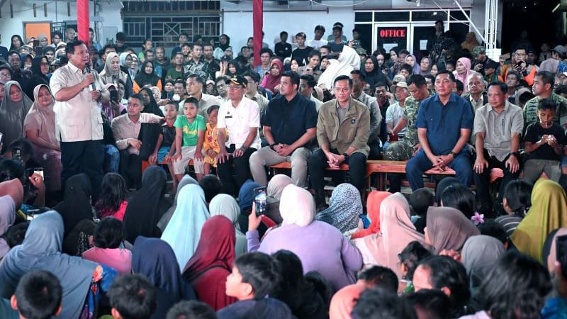 Tahun Baru di Pengungsian, Prabowo dan Bobby Nasution Bangkitkan Harapan Warga Batuhula