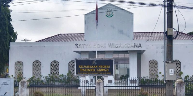 Kajari Padang Lawas Dibawa ke Kejagung, Diperiksa Terkait Dugaan Pungli Dana Desa