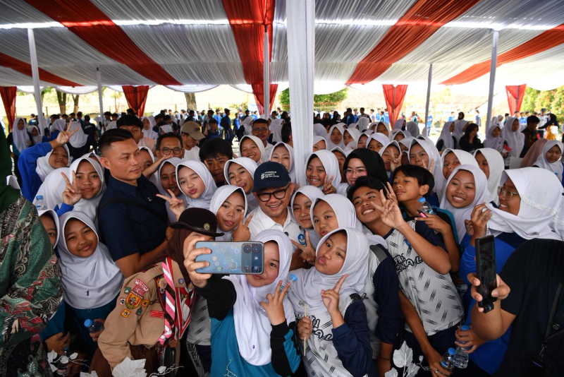 Mendikdasmen Deklarasikan Gerakan Rukun Sama Teman di Garut, Dorong Sekolah Aman dan Nyaman
