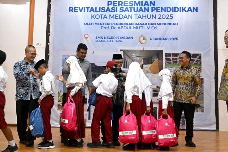 Menteri Dikdasmen Resmikan Revitalisasi Satuan Pendidikan, Bobby Nasution Umumkan Dimulainya Sekolah Gratis di Nias dan Daerah Terdampak Bencana