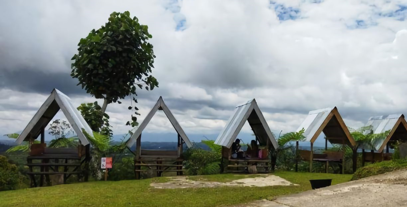 Puncak Sidiangkat Sidikalang: Pesona Wisata Alam Instagramable dengan Panorama Danau Toba