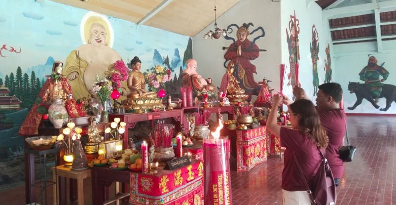 Hujan Gerimis Tak Surutkan Antusias Umat Sambut Tahun Baru Imlek 2026 di Kota Tangerang