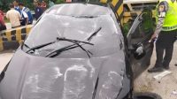 Kecelakaan Tunggal di Tol Jagorawi, Mobil Aktris Diva Mara Hefri Siregar Terbalik Ditabrak Truk
