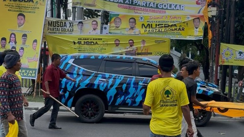 Musda XI Golkar Sumut Ricuh, Massa Bawa Kayu dan Petasan, Satu Mobil Organisasi Rusak