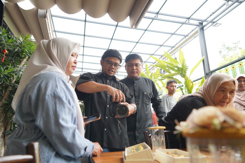 Pertamina Patra Niaga Sumbagut Bekali UMKM Binaan dengan Pelatihan Fotografi Produk