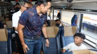 AHY Tinjau Stasiun Pasar Senen