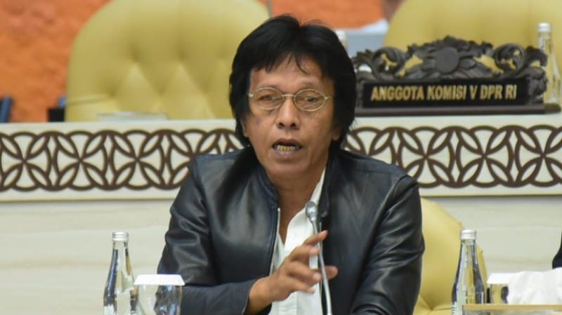 Adian Napitupulu: Wacana Sekolah Daring Efisiensi Energi, Siswa Wajib Jemput MBG ke Sekolah