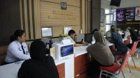 FOTO KLIK_Kunjungan Lebaran Hari Kedua di Lapas Batam Diserbu Ratusan Keluarga Kunjungan Lebaran Hari Kedua di Lapas Batam Diserbu Ratusan Keluarga