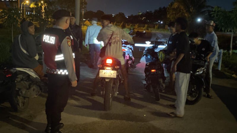 Polsek Sekupang Bubarkan Balap Liar di RE Martadinata
