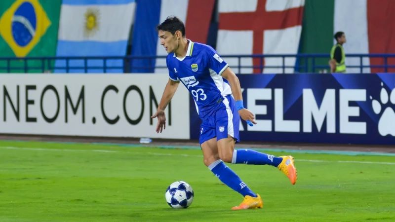 Federico Barba Adaptasi Latihan Malam Saat Ramadan, Bek Persib: “Bagi Saya Tidak Ada yang Berubah”