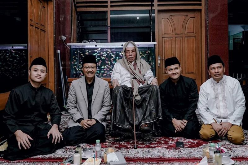 Gus Ipul Manfaatkan Hari Kedua Idulfitri 2026 untuk Silaturahmi ke Ulama Surabaya-Kediri