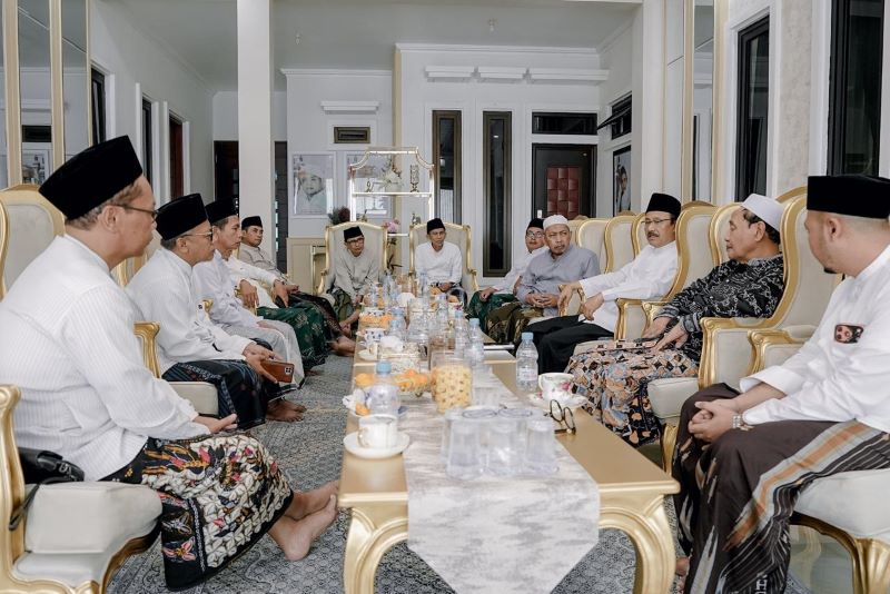 Gus Ipul Sowan ke Kiai di Hari Ketiga Idulfitri, Sampaikan Salam Presiden Prabowo