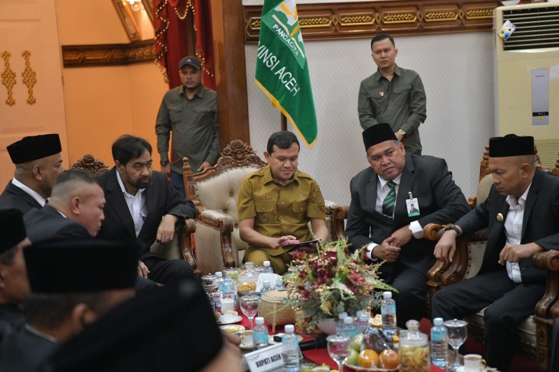 Gubernur Aceh Tekankan Penguatan Tata Kelola dan Transformasi Digital dalam RUPS Bank Aceh Syariah