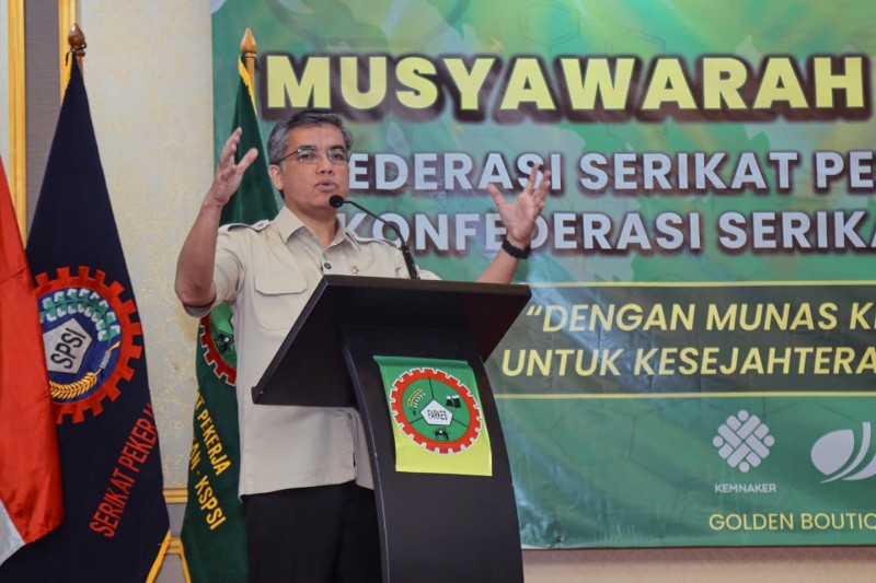 Menaker: Hubungan Industrial Harus Naik Kelas agar Pekerja Tak Tertinggal oleh AI