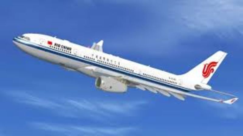 Penurunan Penerbangan China–Jepang Kian Parah, Musim Sakura Sepi Wisatawan