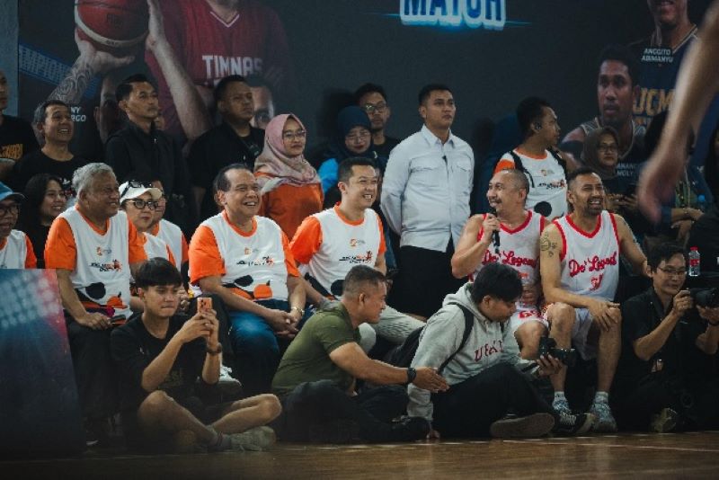 Wamenpora Taufik Hidayat Meriahkan Jogja Run D-City 2026, Basket Selebriti dan Ndarboy Genk Bikin Pecah GIK UGM
