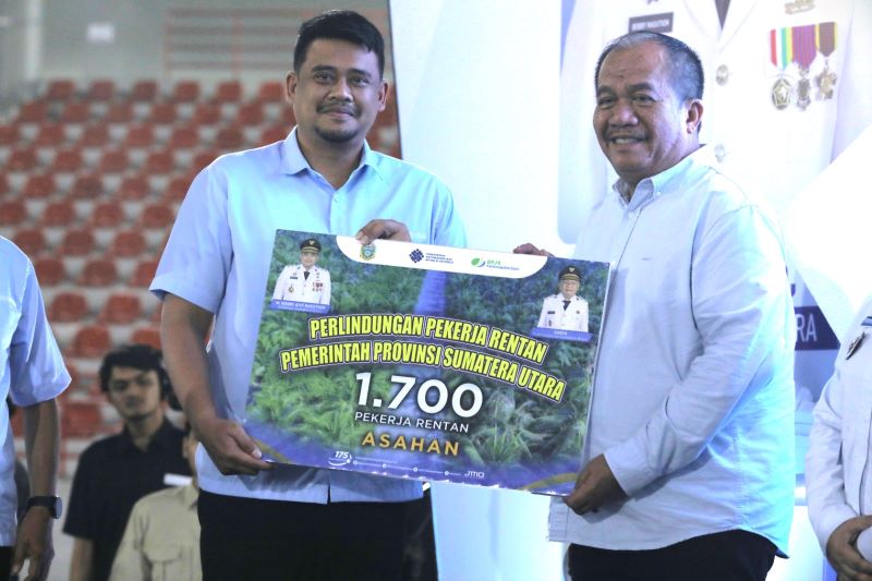 May Day 2026: Dari Seremoni ke Aksi Nyata Perlindungan Pekerja di Sumatera Utara, Bupati Asahan Terima 1.700 BPJS Ketenagakerjaan