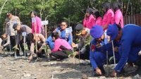 Menjelang HUT Bhayangkara ke-80, Ditpolairud Polda Jambi dan Polres Tanjab Barat Tanam 2.000 Mangrove serta Tebar 2.000 Bibit Ikan Menjelang HUT Bhayangkara ke-80, Ditpolairud Polda Jambi dan Polres Tanjab Barat Tanam 2.000 Mangrove serta Tebar 2.000 Bibit Ikan