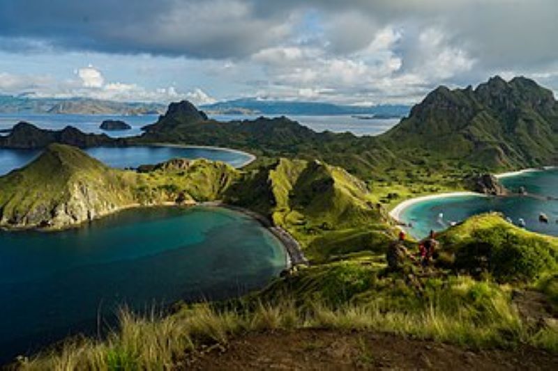 Pesona Pulau Padar: Surga Eksotis di Taman Nasional Komodo yang Mendunia