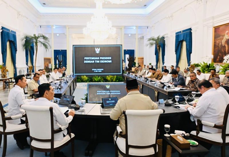 Prabowo Bahas Stabilitas Ekonomi di Istana, OJK Soroti Outflow dan Kondisi Pasar Modal Indonesia