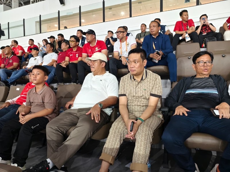 Ribuan masyarakat dari berbagai daerah di Sumatera Utara memadati stadion untuk menyaksikan secara bersama-sama pertandingan Tim Nasional Indonesia U-19 menghadapi Myanmar dalam lanjutan Piala AFF U-19. (kliksumut.com/ist)
