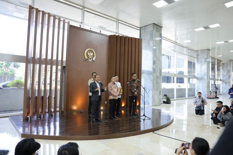 Bahlil Tegaskan Gross Split Hanya Berlaku di Sektor Migas, Aturan Minerba Tidak Berubah