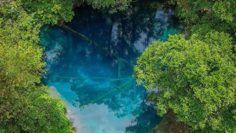 Danau Kaco Jambi, Pesona Danau Biru Kristal yang Bersinar di Tengah Hutan Kerinci