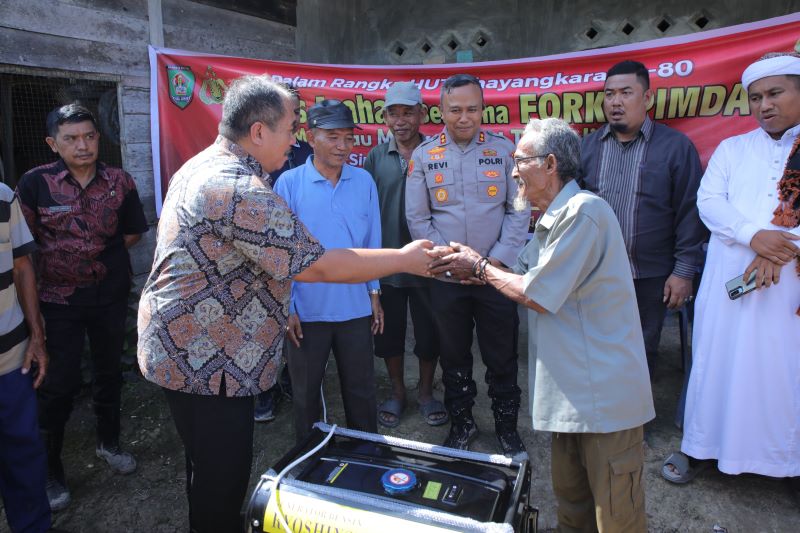 HUT Bhayangkara ke-80, Bupati dan Kapolres Asahan Tinjau Dusun Terisolir yang Belum Nikmati Listrik PLN