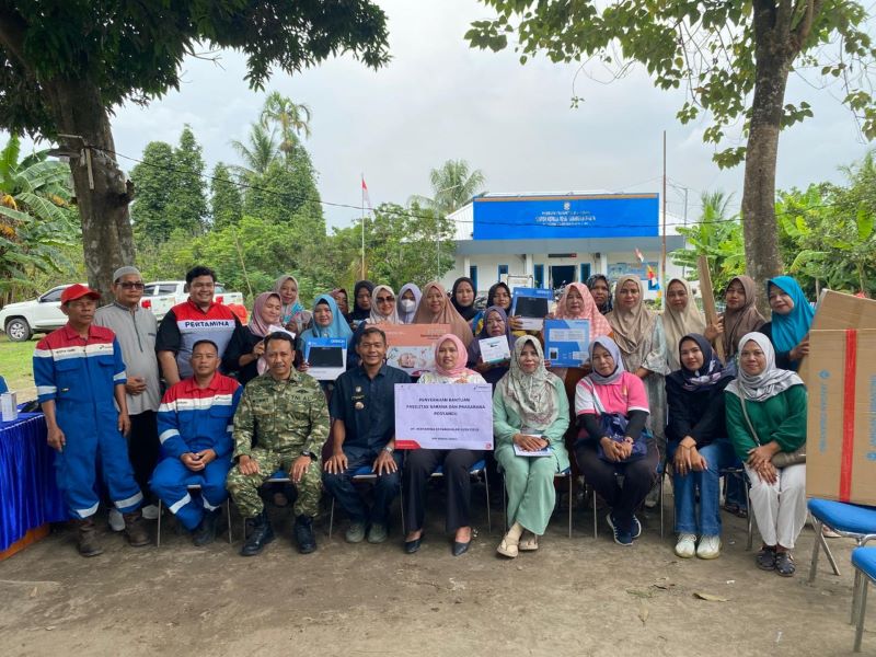 Pertamina EP Pangkalan Susu Field Perkuat Pencegahan Stunting, Salurkan Bantuan Fasilitas Posyandu di Hamparan Perak