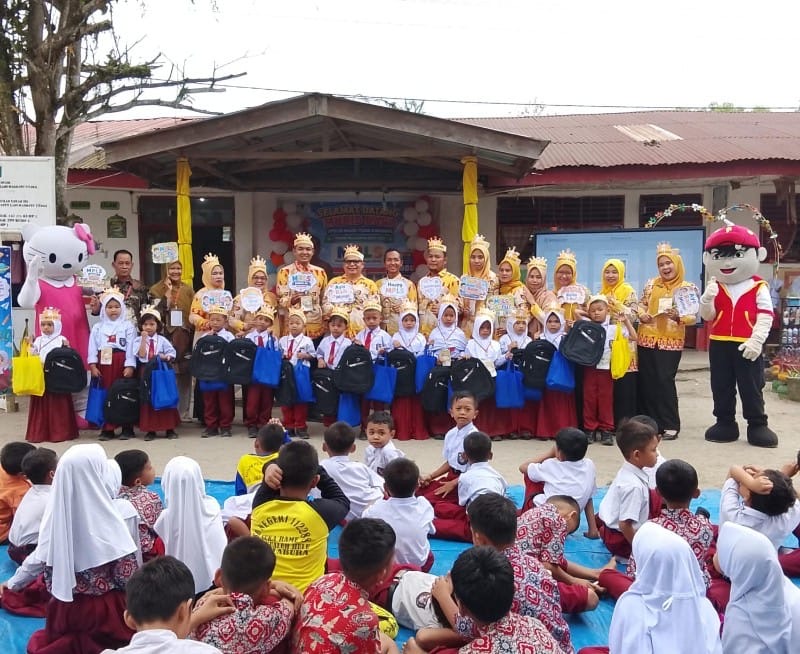 Penutupan MPLS SD Negeri 112288, Anak-anak Kelas 1 Disambut Meriah Guru dan Kakak Kelas