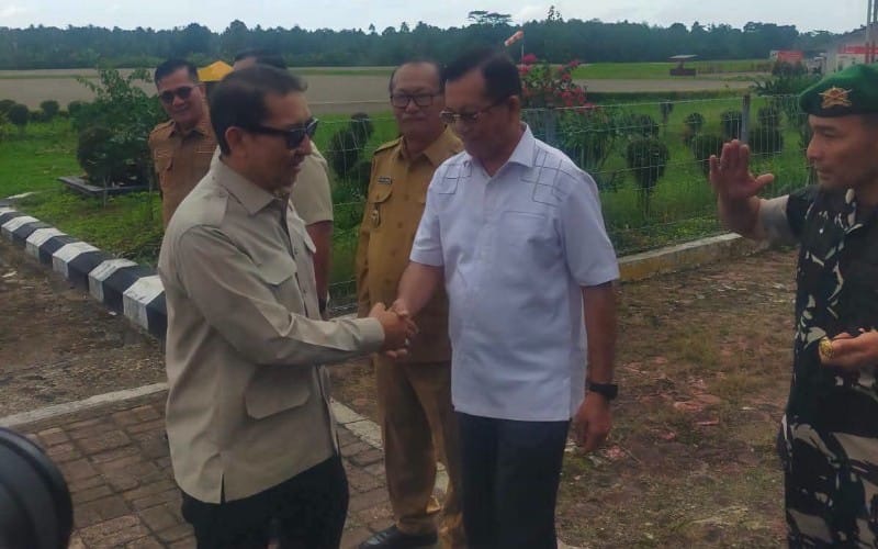 Sambut Kedatangan Fadli Zon di Bandara Binaka, Nias Utara Bidik Wisata Budaya
