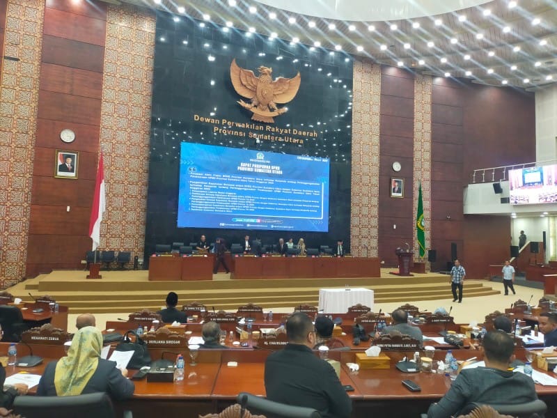 Gubernur Bobby Nasution Tinggalkan Ruang Paripurna DPRD Sumut Sebelum Sidang Usai, Rapat Diskors Akibat Perdebatan Kuorum