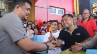 Gubernur Bobby "Turun Gunung" 5 Hari di Nias: Cek Sekolah, Puskesmas, Jalan Rusak, Sampai Nonton Final Piala Dunia Bareng Warga