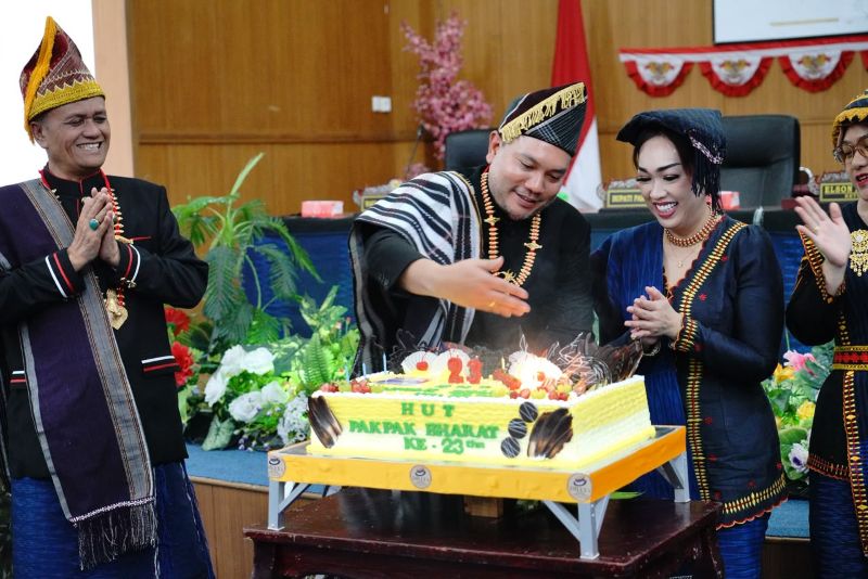 HUT ke-23 Pakpak Bharat, Bupati Frans Bernhard Tumanggor Kenang Perjuangan Tokoh Pemekaran dan Ajak Warga Wujudkan "Kasah Kininduma"