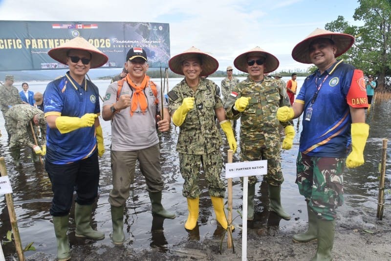 Wakil Bupati Tapteng Ikuti Penanaman 2.000 Bibit Mangrove dalam Latma Pacific Partnership 2026